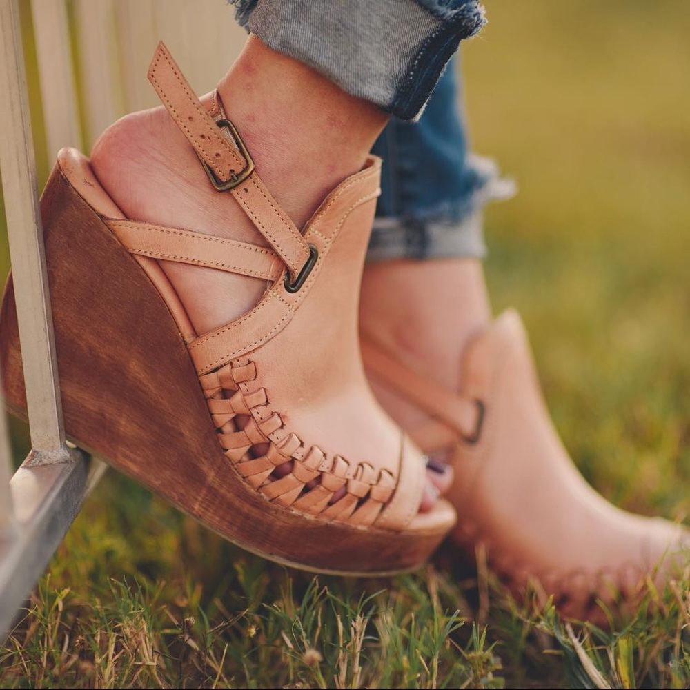 Very Volatile Tan Britney Leather Wedge